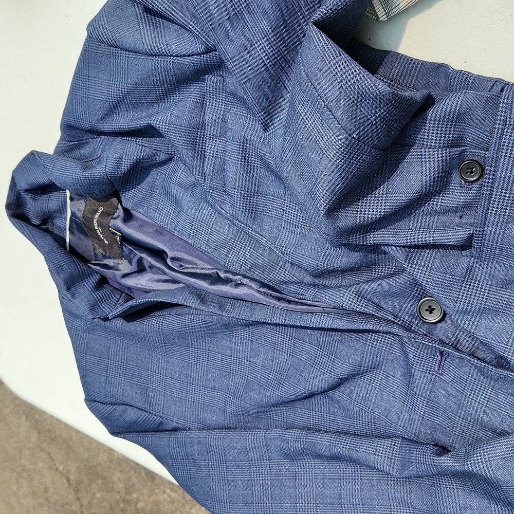 Blazer - Picture 4 of 5